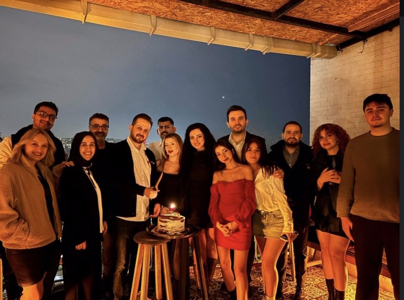 Ekip doğum günü kutlaması